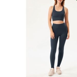 Girlfriend Collective Compressive Leggings with Pockets